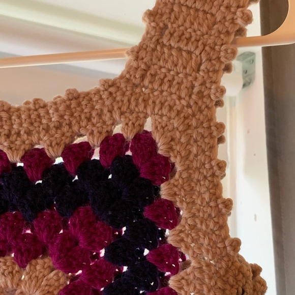 Crochet Square Pattern Tank Top - Picture 3 of 3